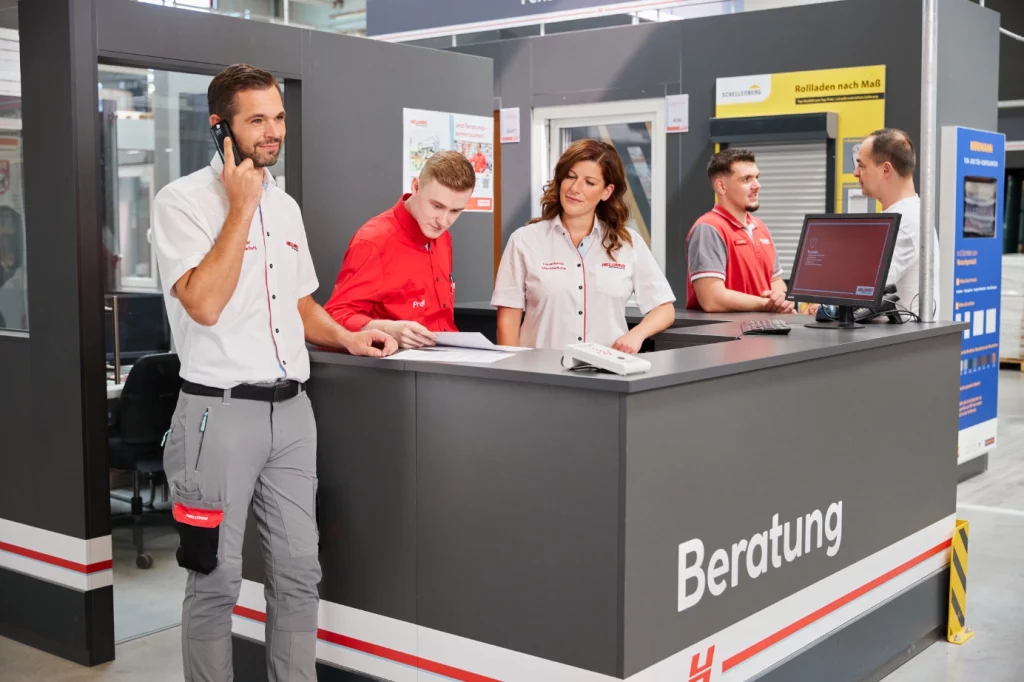 searchHub customer HELLWEG Employee Consultation and resolution in the Windows and Shutters department.